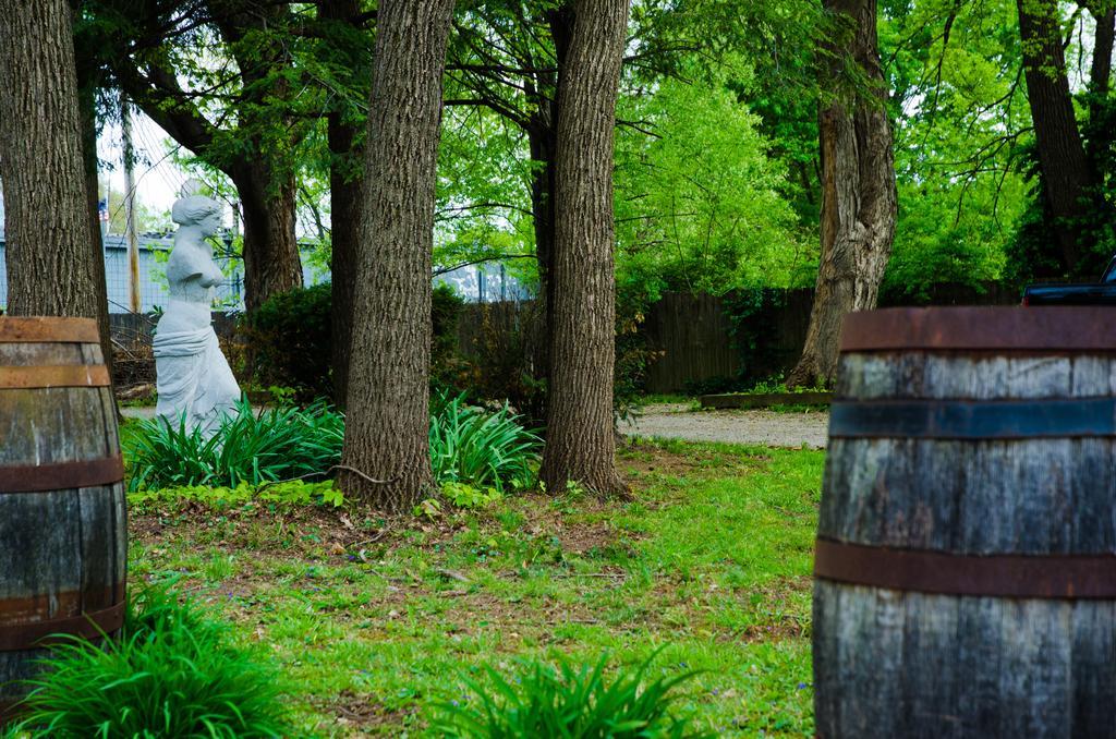 Bourbon Manor Bed & Breakfast Inn バーズタウン エクステリア 写真